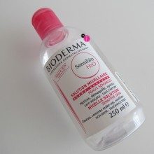 Testei – Demaquilante Bioderma para peles sensíveis